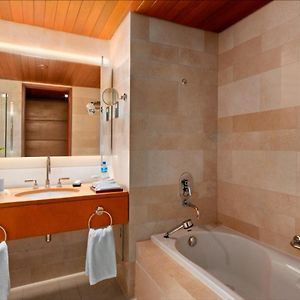 Deluxe Deluxe Queen Room Sea View